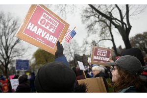 Harvard và Trump: Cuộc đối đầu giữa hai hệ giá trị